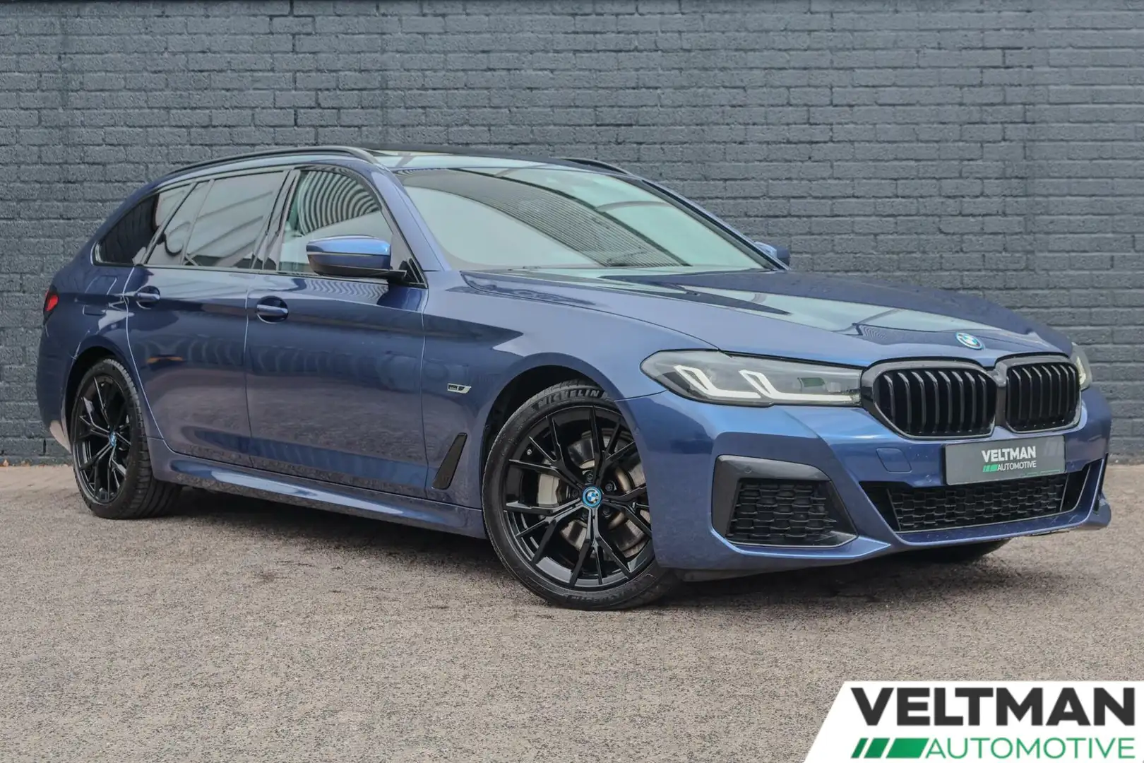 BMW 530 5-serie Touring 530e xDrive M-SPORT PANORAMADAK CR Blauw - 2