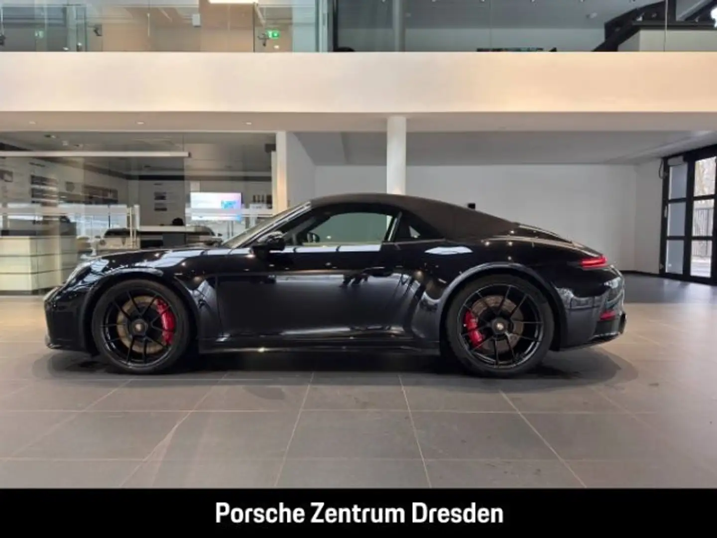 Porsche 992 -2 (911) Carrera 4 GTS Cabriolet*Lift*Bose Schwarz - 2