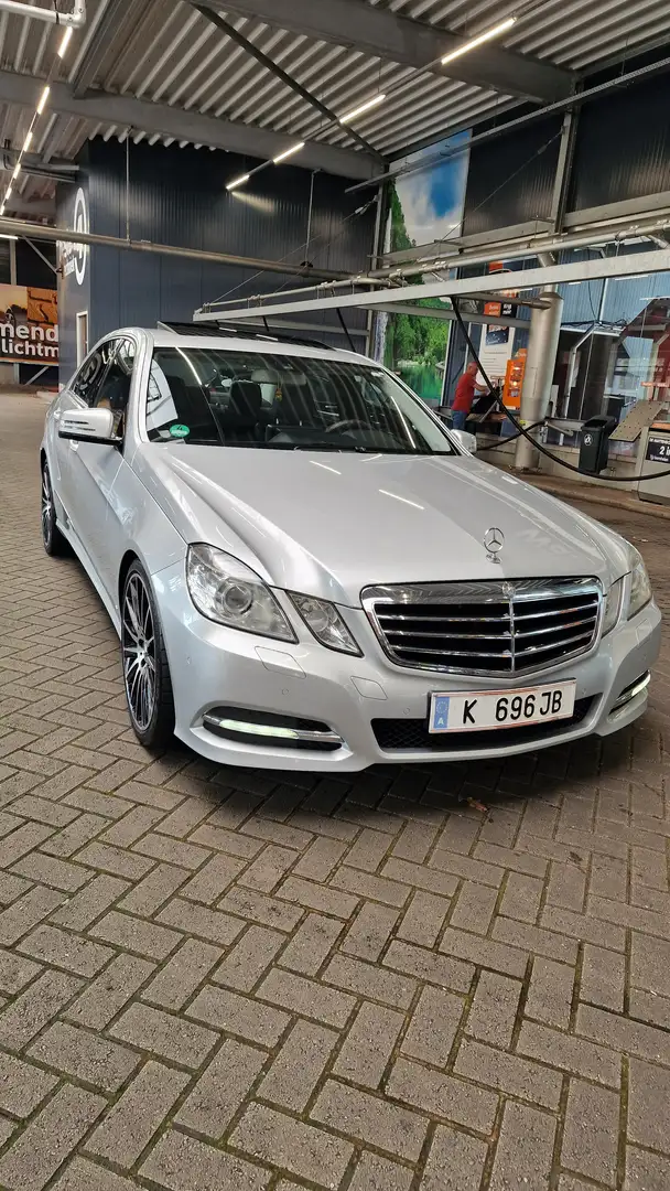Mercedes-Benz E 350 E 350 4Matic 7G-TRONIC Avantgarde Silber - 1