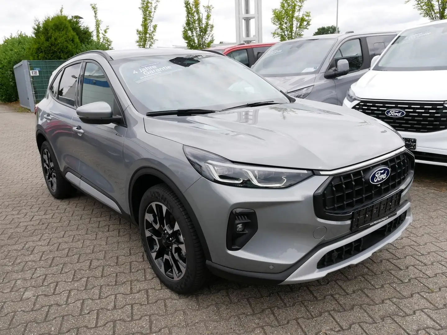 Ford Kuga Plug-In Hybrid Active AHK HUD Zilver - 2