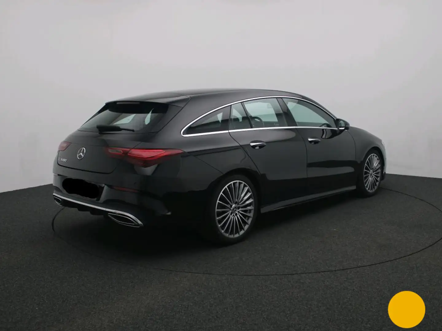 Mercedes-Benz CLA 180 Shooting Brake AMG Line + FACELIFT + CARPLAY + PTS Zwart - 2