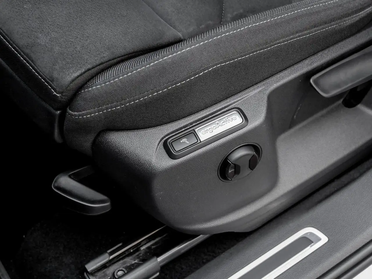 Volkswagen Tiguan Allspace 2.0 TDi DSG Life Massage E-Heckk 14