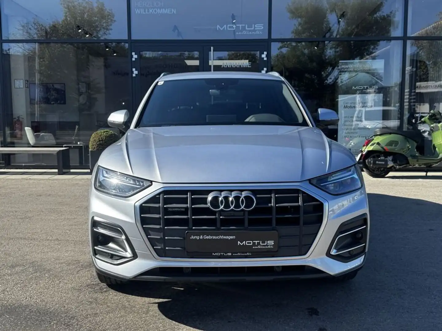 Audi Q5 40 TDI quattro intense Silber - 2