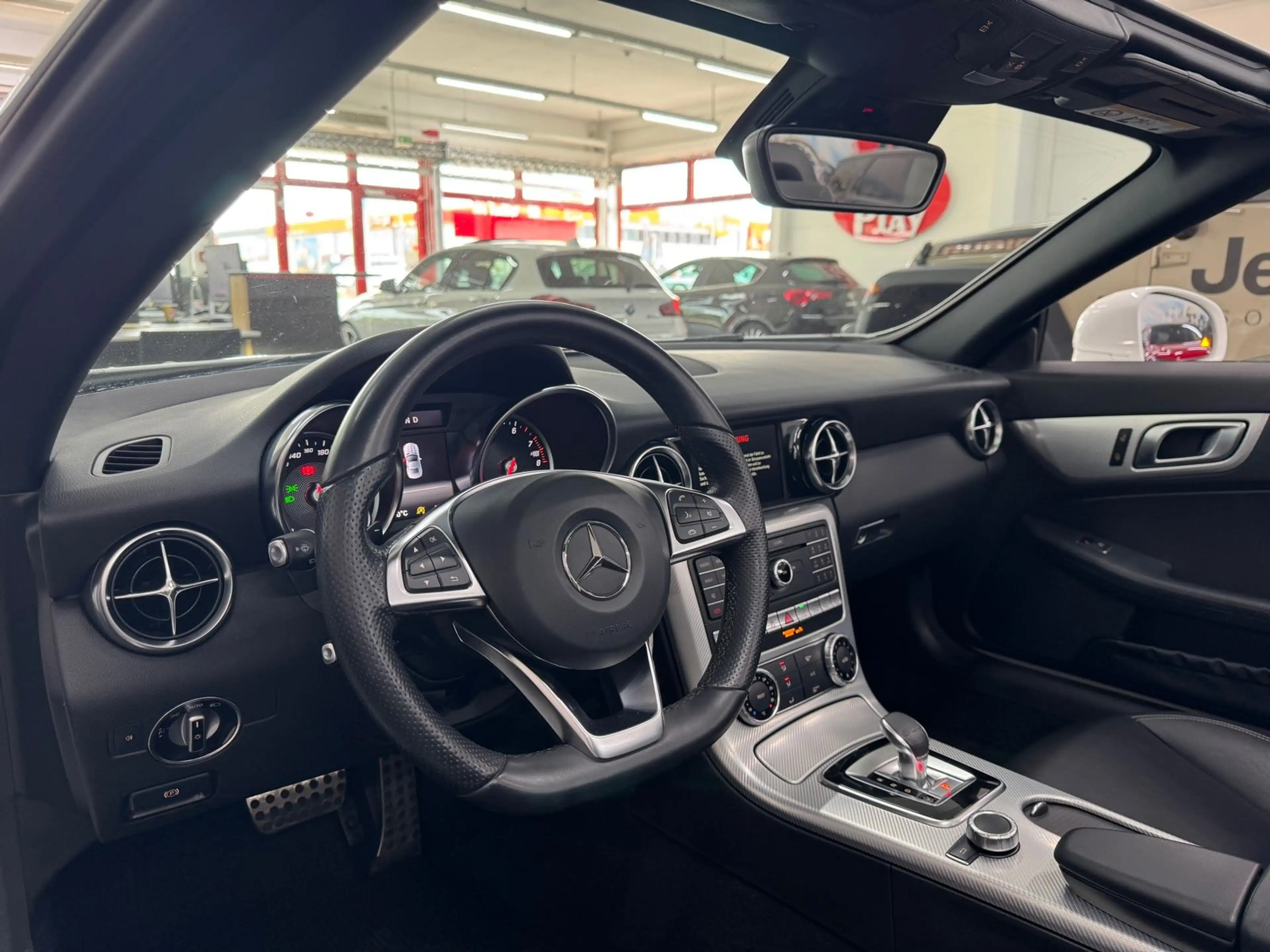 Mercedes-Benz SLC 200 SLC Roadster UNFALLFREI, Garagenwagen!!! — photo 14