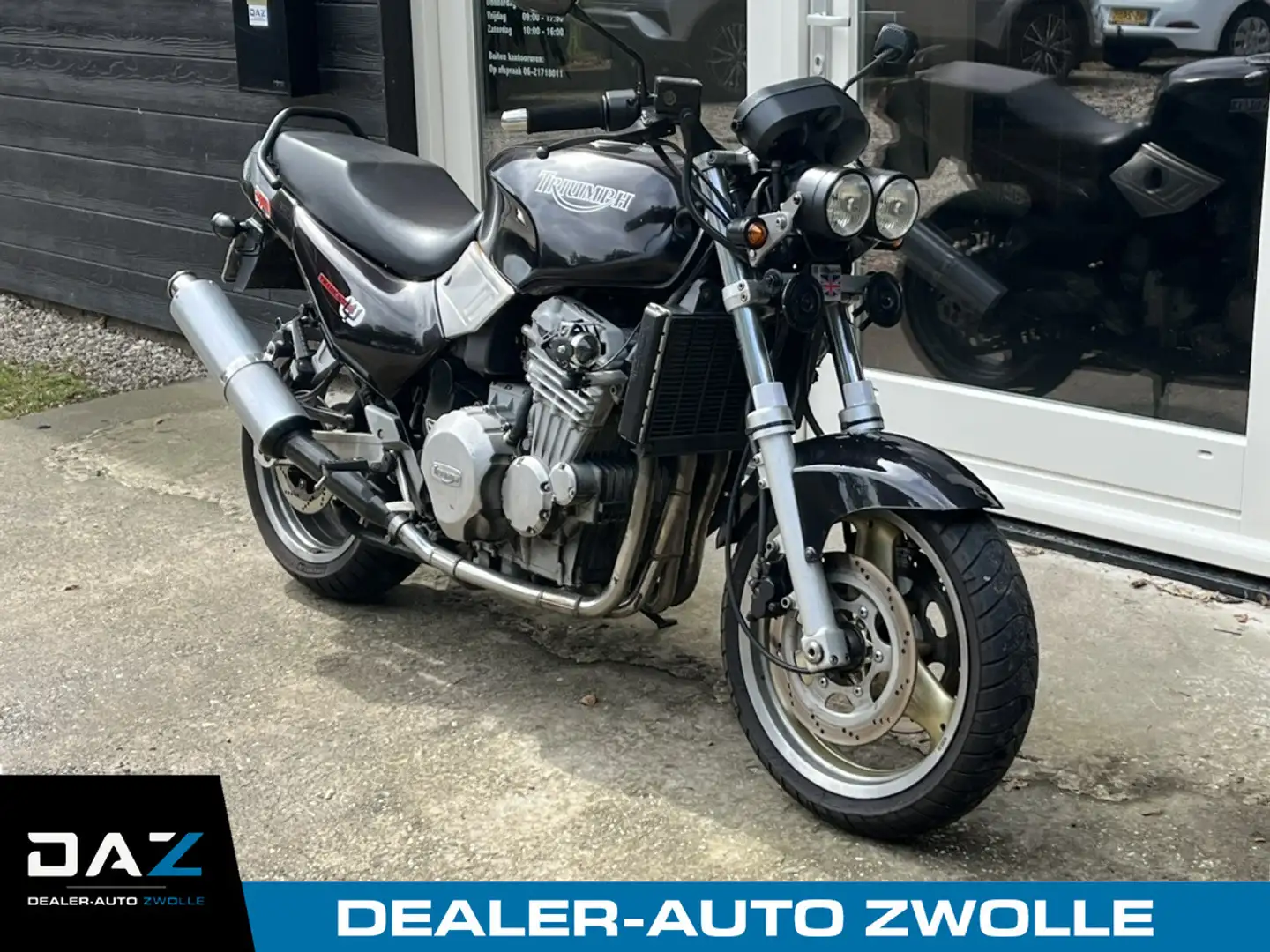 Triumph Trident 750 Negro - 1