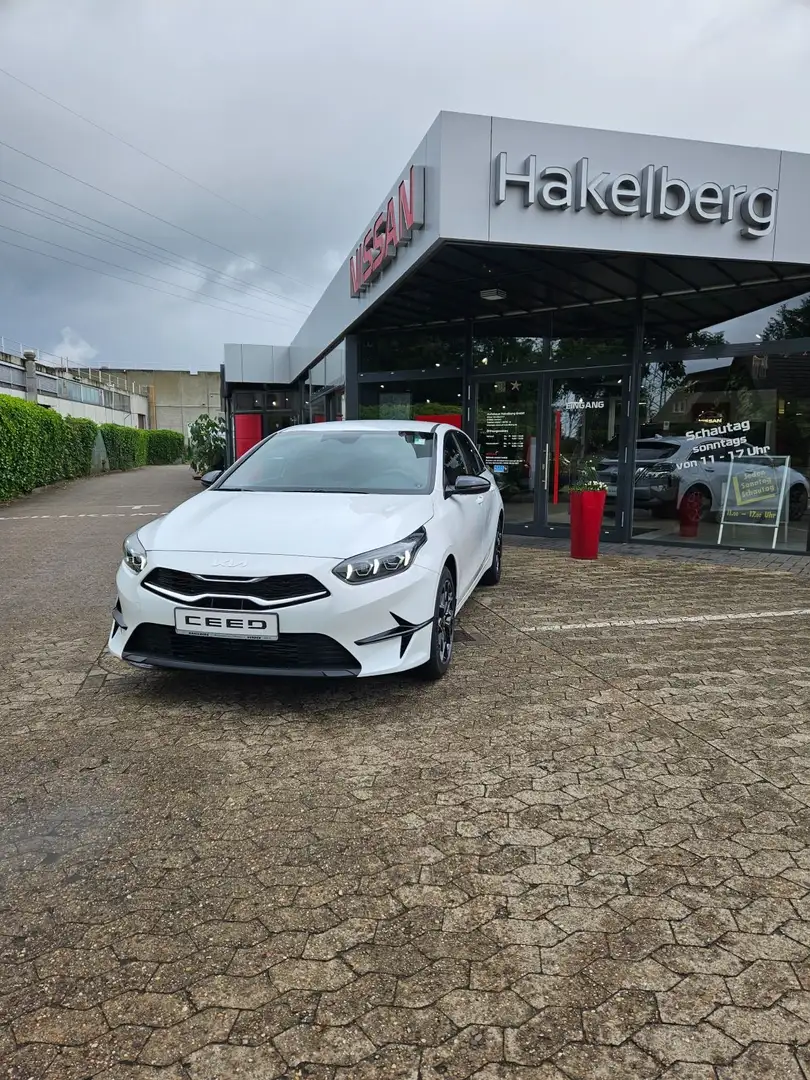 Kia Ceed / cee'd Ceed 1,5T-GDi 140 PS Nightline Edition Weiß - 2