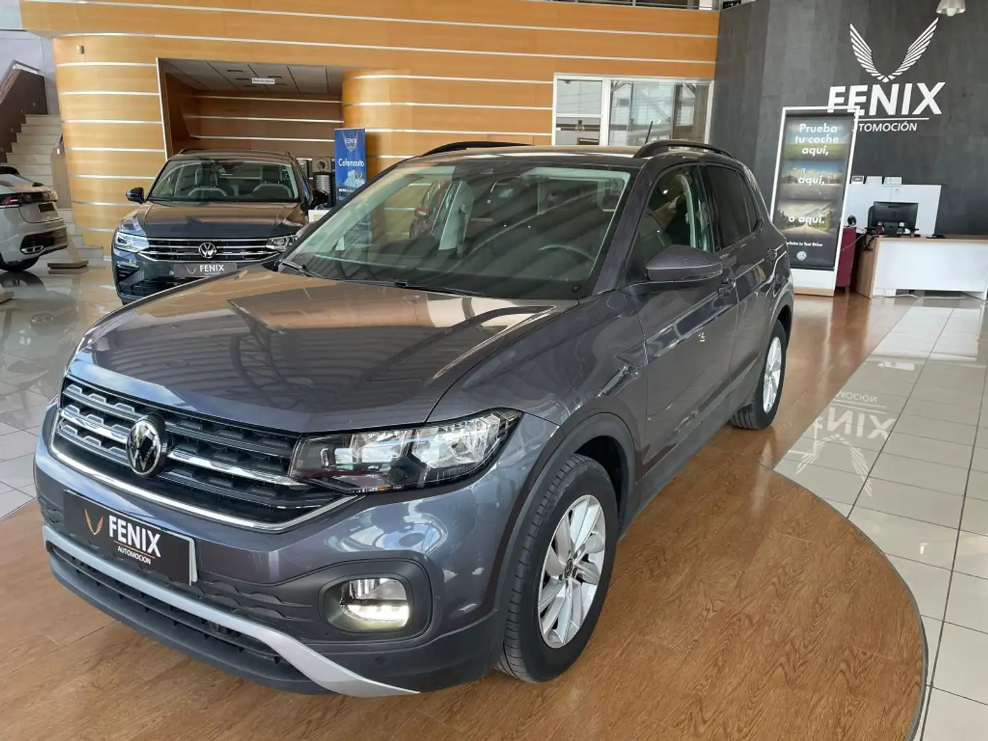 Volkswagen T-Cross 1.0 TSI Advance 81kW Gris - 1