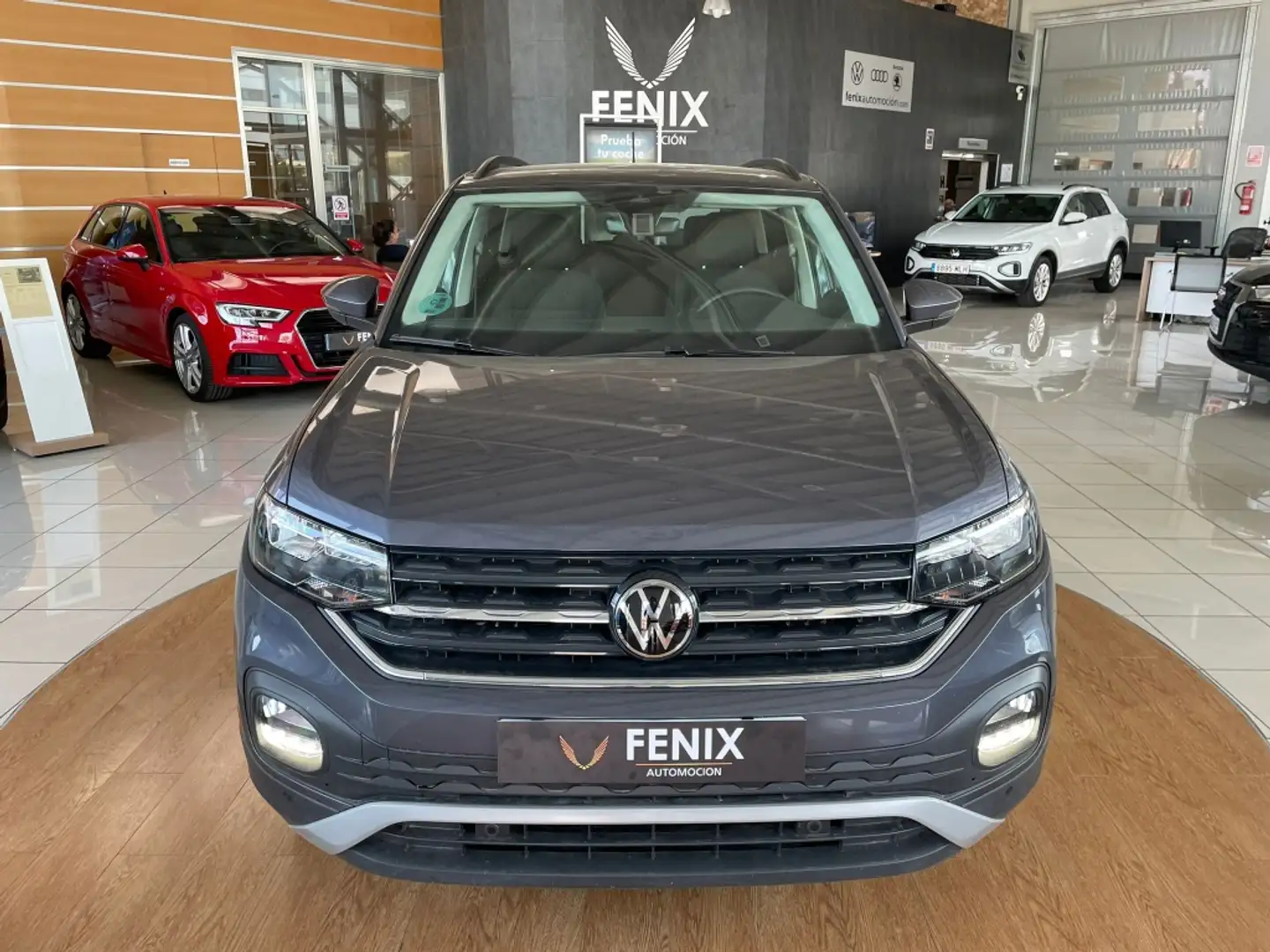 Volkswagen T-Cross 1.0 TSI Advance 81kW Gris - 2