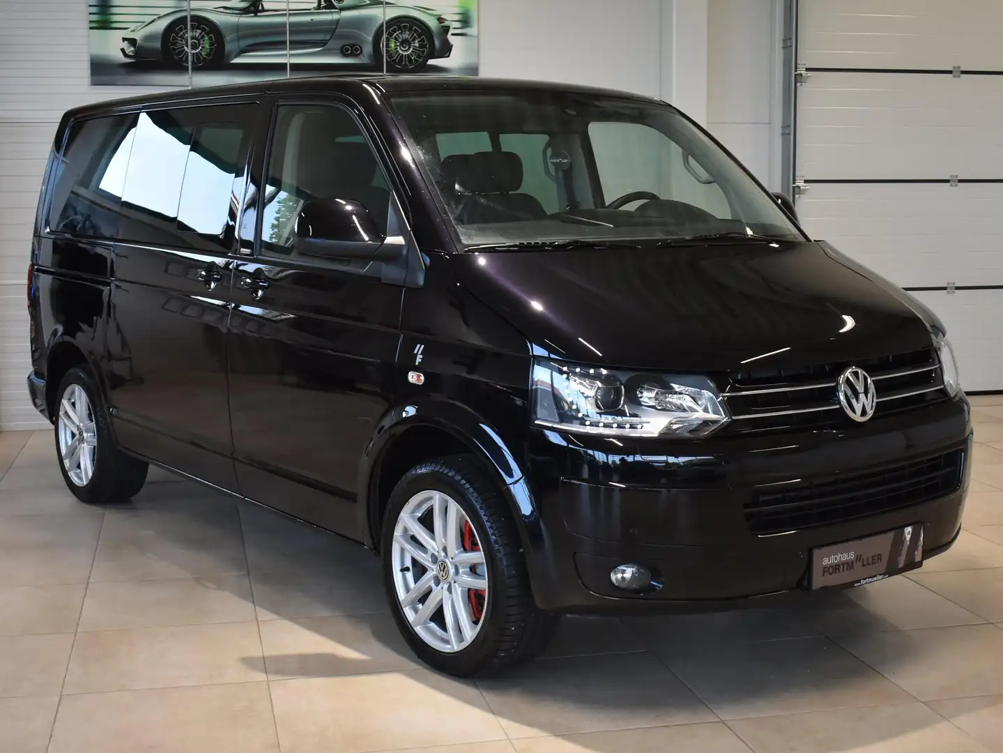 Volkswagen T5 Multivan 2.0 TDI DSG Mulitvan Match Zwart - 1