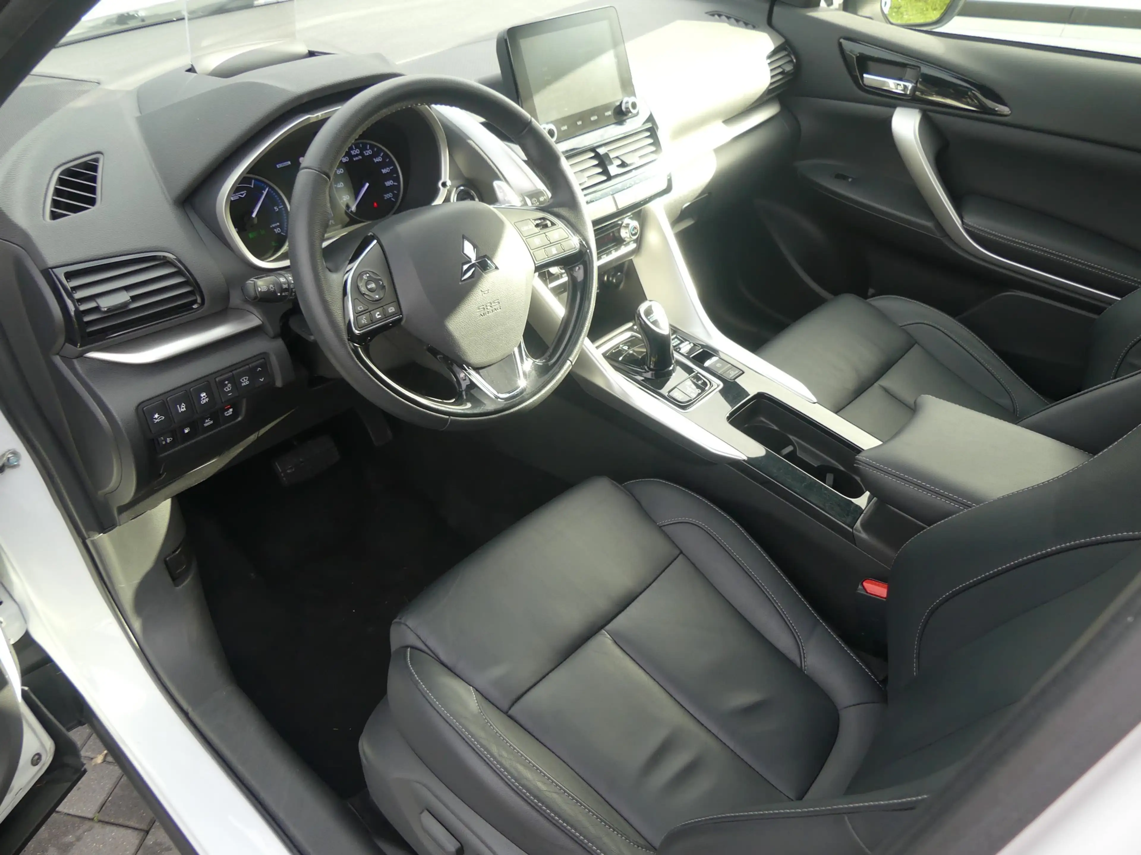 Mitsubishi Eclipse Cross 2.4Hybrid Plus 4WD CVT LED Navi — photo 8