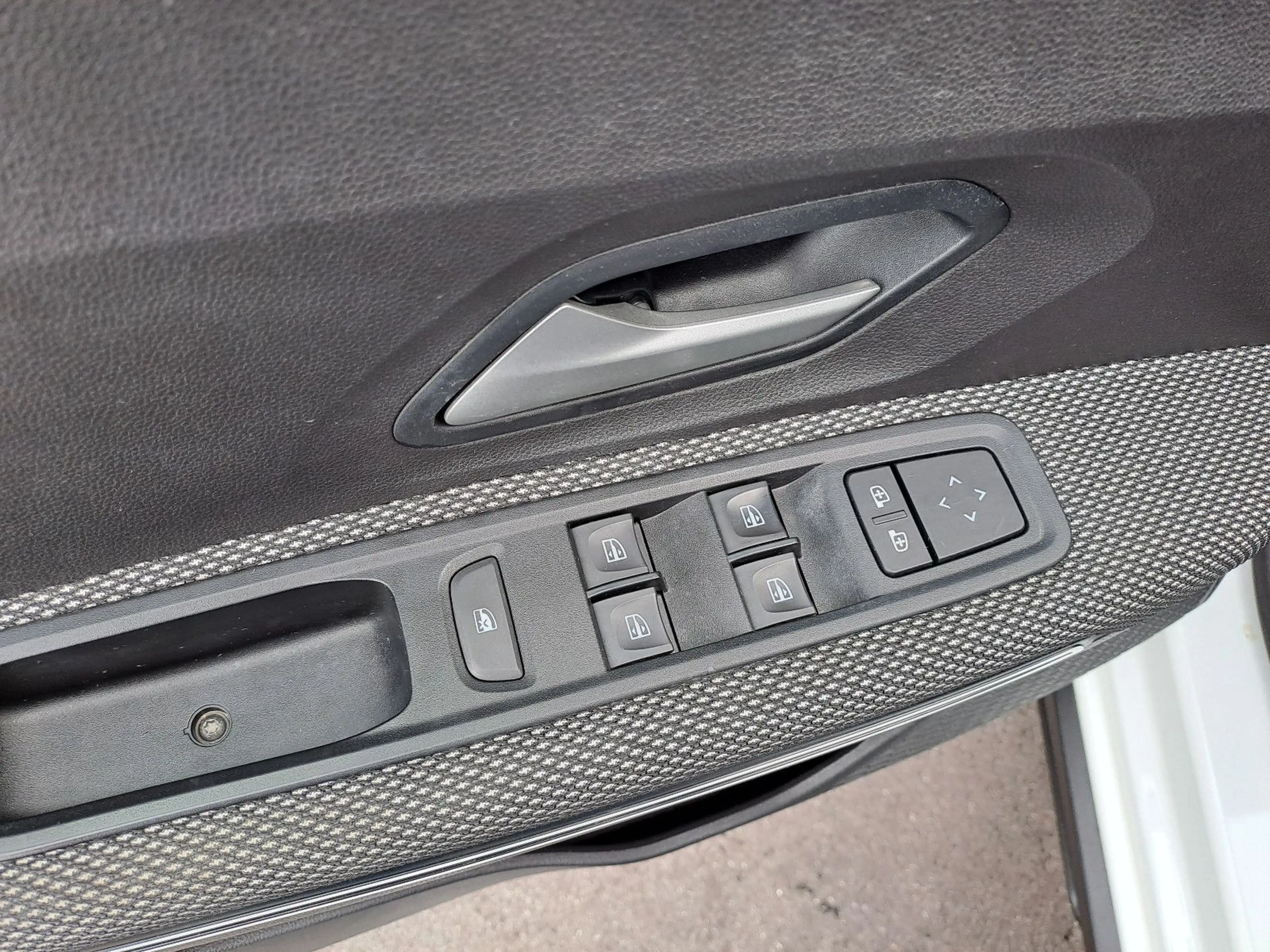 Dacia Jogger Extreme+ *Navi*Kam*PDCs*DAB*SHZ*Carplay.. — photo 8
