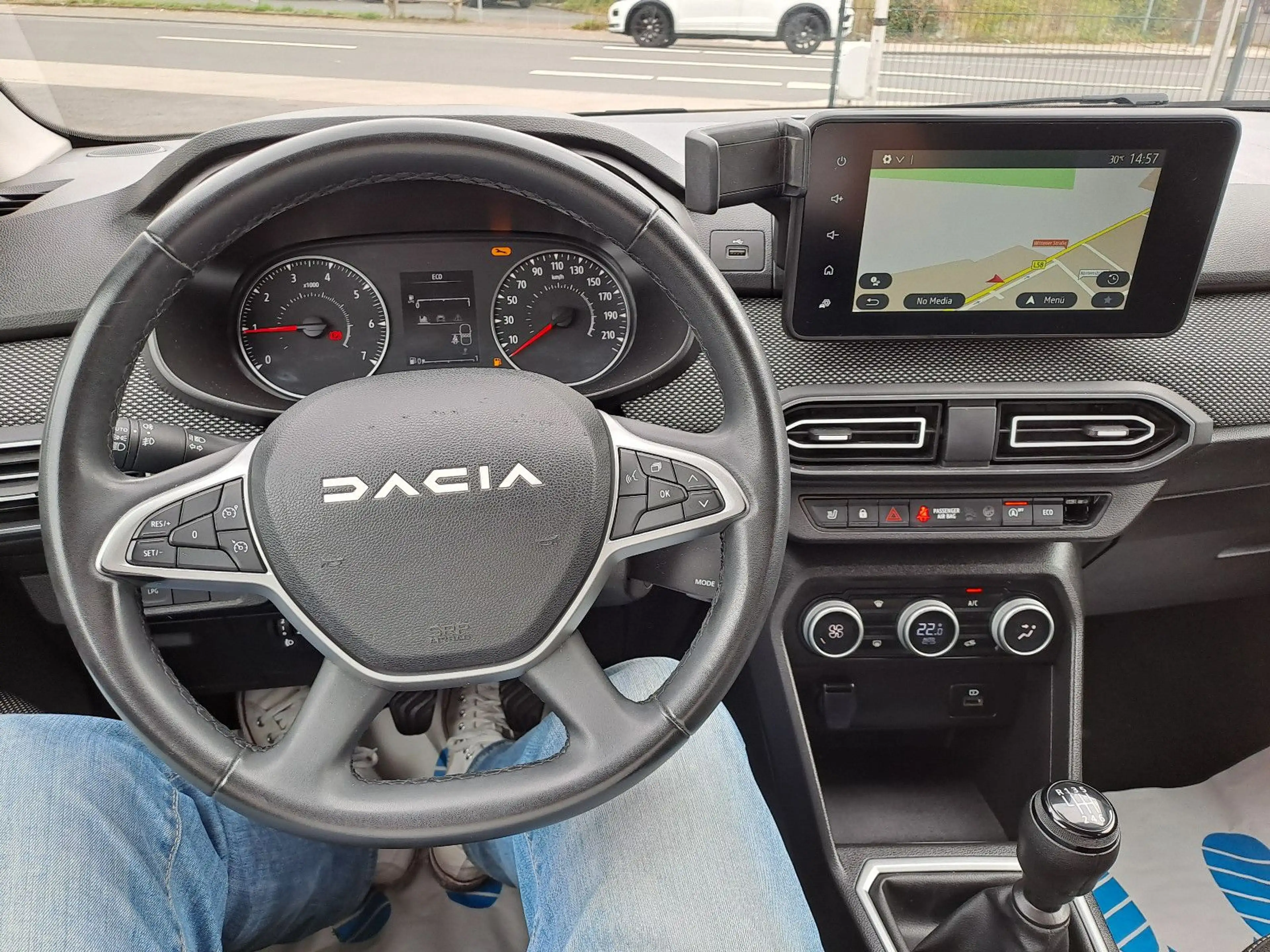 Dacia Jogger Extreme+ *Navi*Kam*PDCs*DAB*SHZ*Carplay.. — photo 10