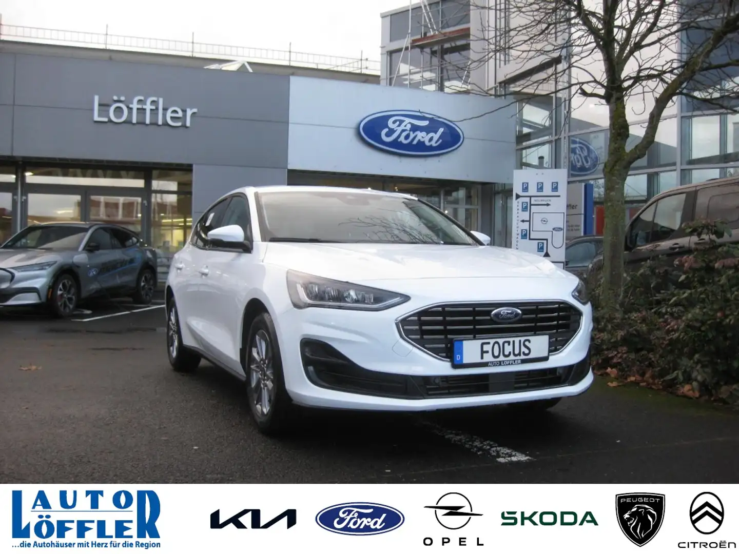 Ford Focus 1.0 Titanium Klima PDC SHZ LHZ FHZ DAB BT Klima Blanc - 1