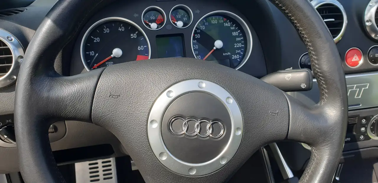 Audi TT Roadster 1.8 T, foto 10