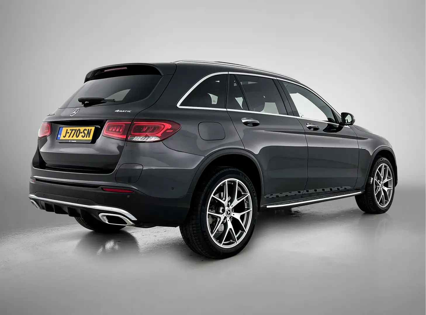 Mercedes-Benz GLC 300 e 4MATIC AMG Premium Plus Plug-In Hybride AMG Line Gris - 2