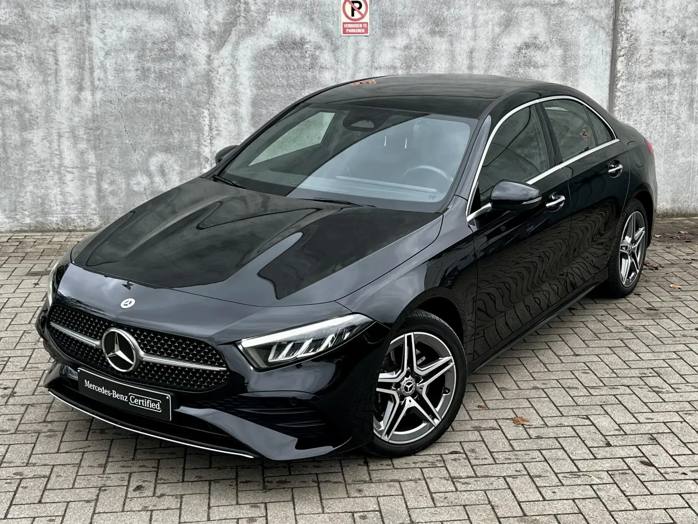 Mercedes-Benz A 250 e Berline AMG Line | Verwarmde Zetels | Smartphone Zwart - 2