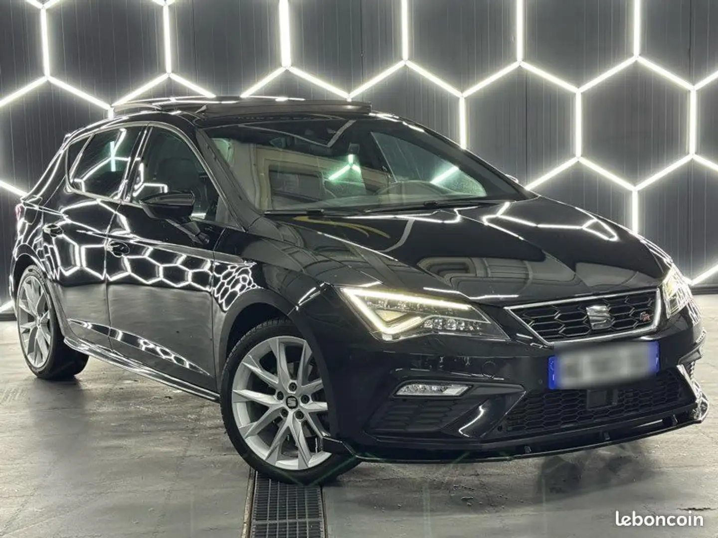 SEAT Leon FR Édition pack aéro ph2 2.0 TDI 150cv DSG6 Noir - 1