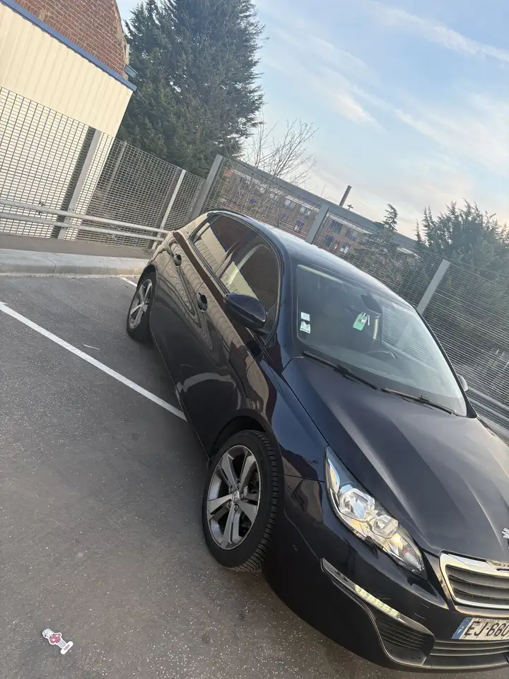 Peugeot 308 1.6 HDi 92ch FAP BVM5 Business