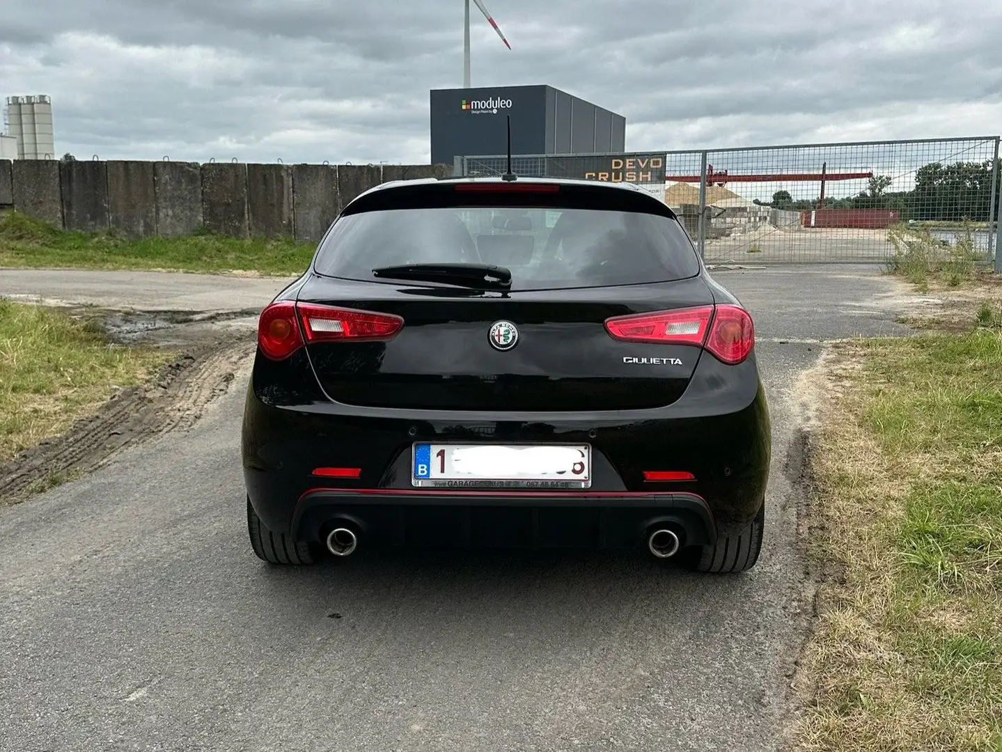 Alfa Romeo Giulietta 2.0 JTDm Zwart - 2