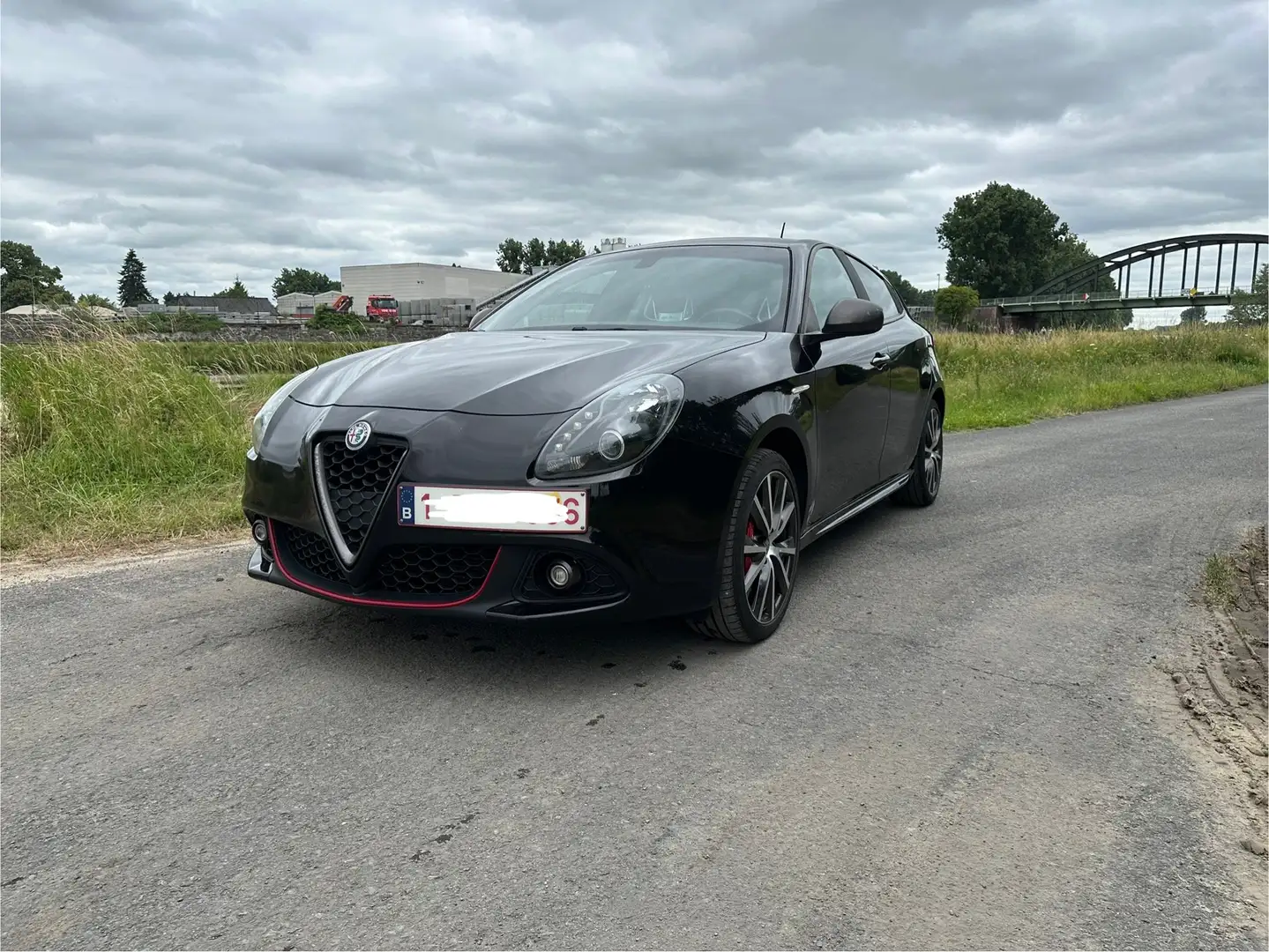 Alfa Romeo Giulietta 2.0 JTDm Zwart - 1