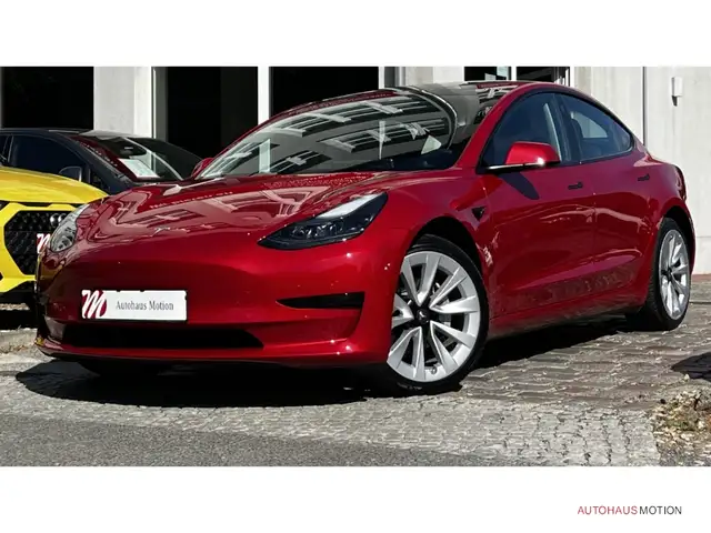 Tesla Model 3 view 2