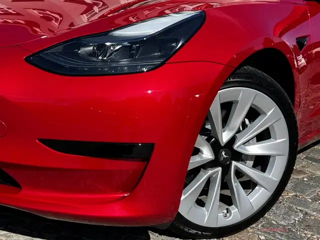 Tesla Model 3 view 3