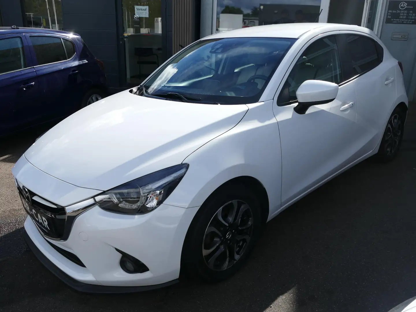 Mazda 2 1.5 2 SKYACTIV White Edition Leder Klimaautomatik Weiß - 1