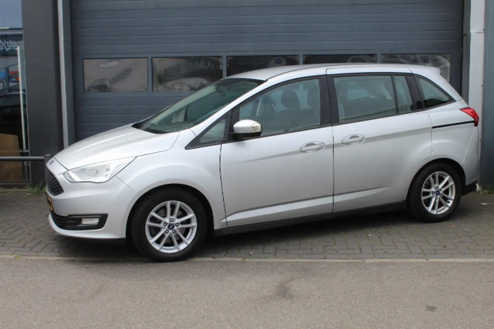 Ford Grand C-Max 1.0 Trend 7 persoons. Airconditioning, Cruisecontr Grijs - 1