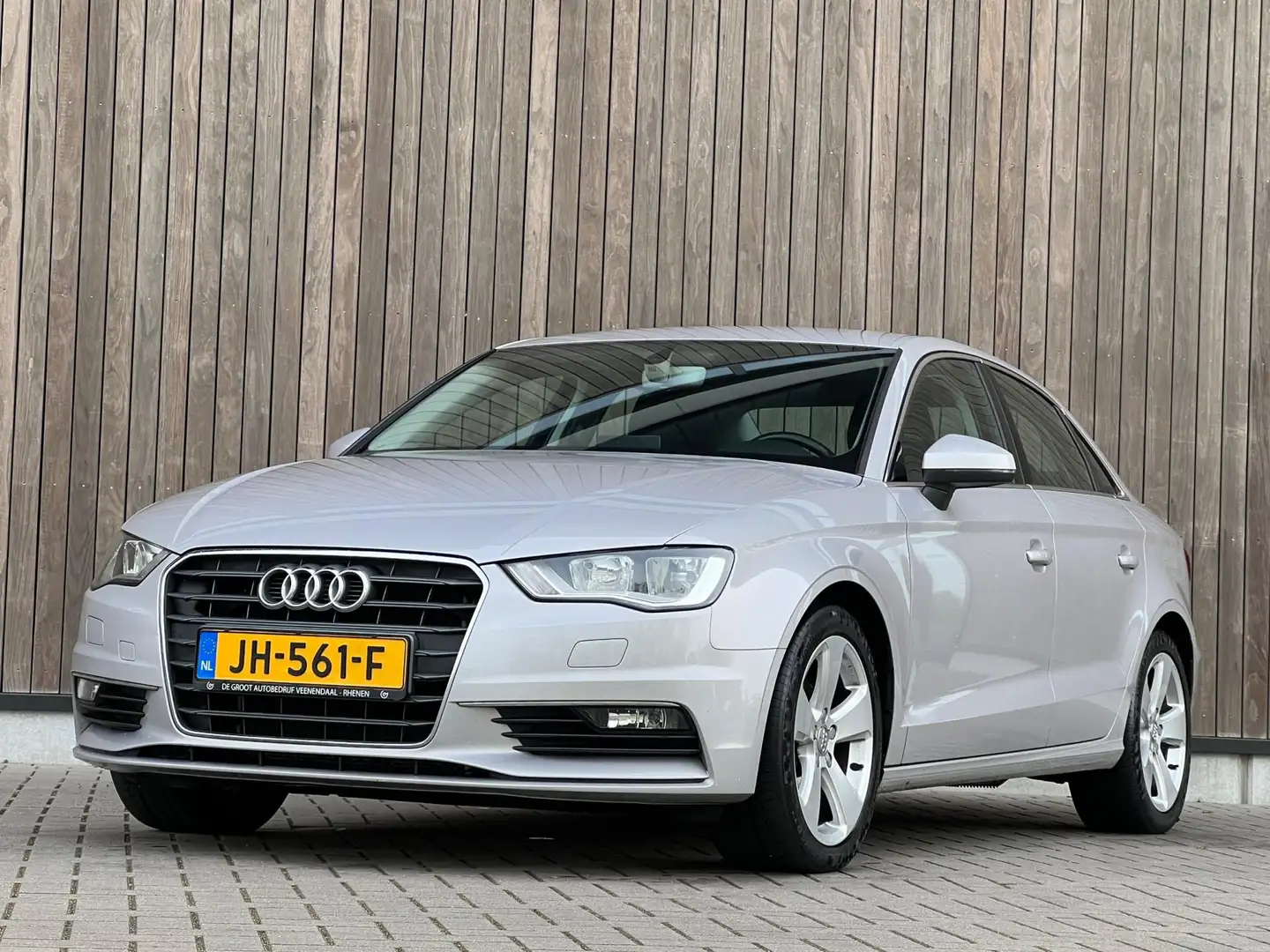 Audi A3 Limousine 1.4 TFSI Pro Line Plus |AUTOMAAT| Gris - 2
