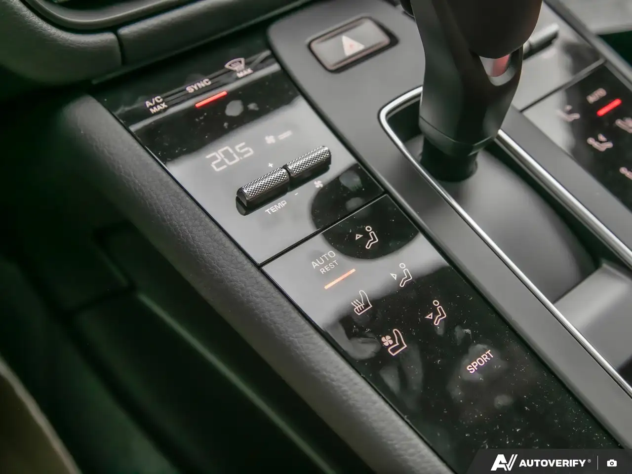 Porsche Macan снимка Porsche Macan