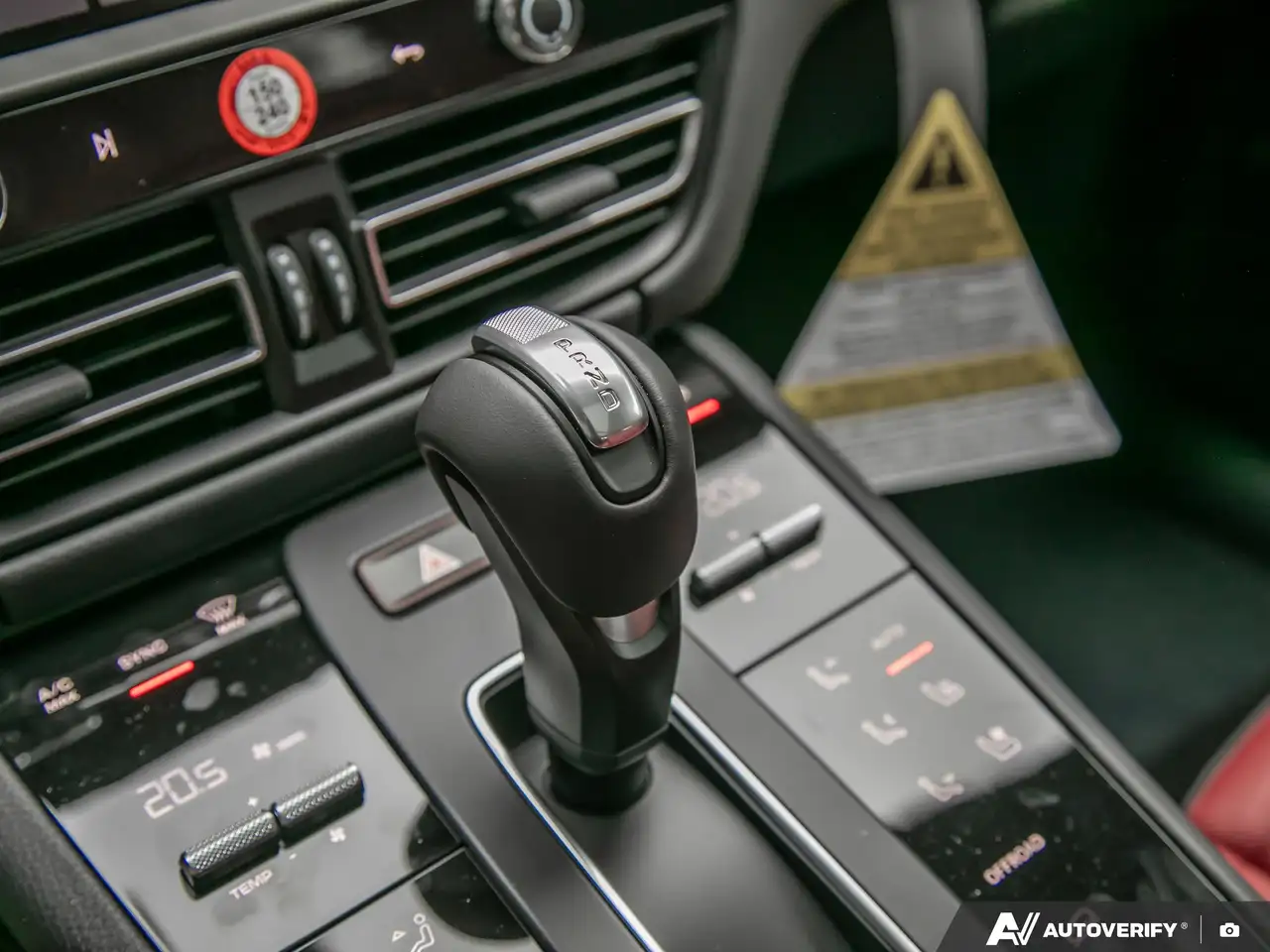 Porsche Macan снимка Porsche Macan