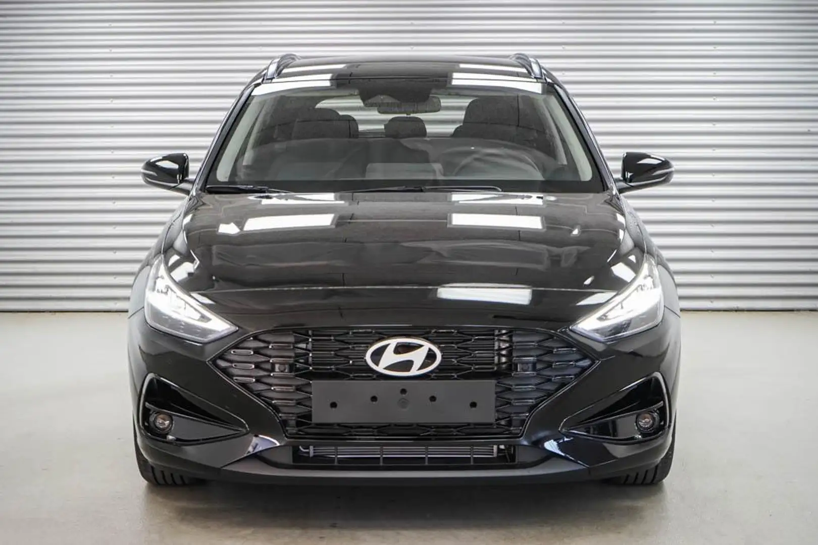 Hyundai i30 Kombi 1,0 T-GDI Go - LAGER 85 kW (116 PS), Scha... Schwarz - 2