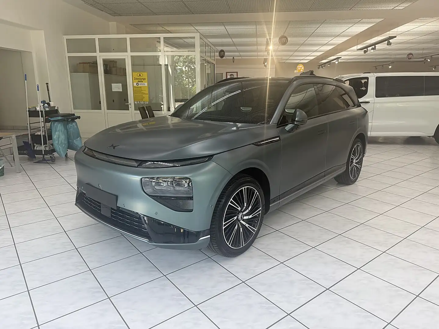 Xpeng G9 AWD Performance Grün - 2