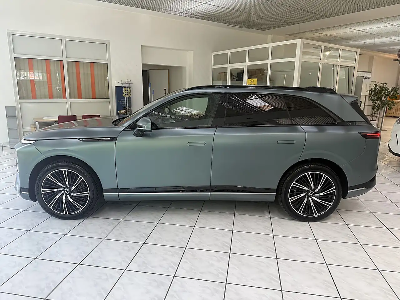 XPENG G9