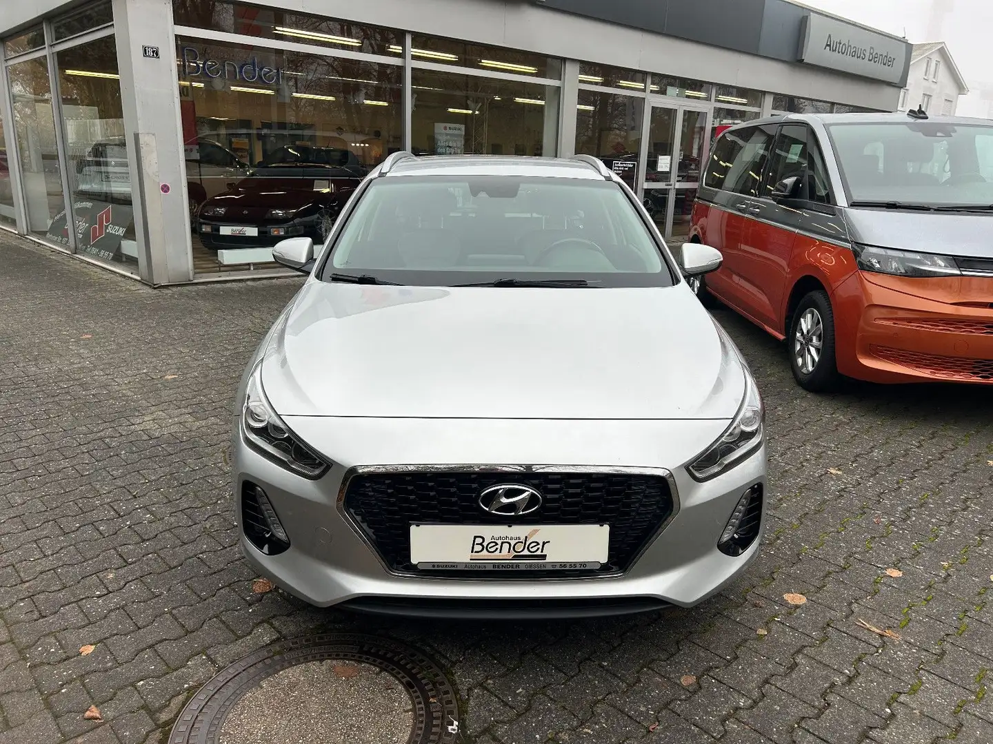 Hyundai i30 cw Trend NAVI LED KESSY PDC ANHÄNGERKUPPLUNG Silber - 2