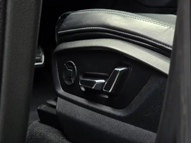 Audi Q8 view 13