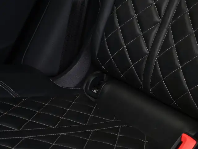Audi Q8 view 15
