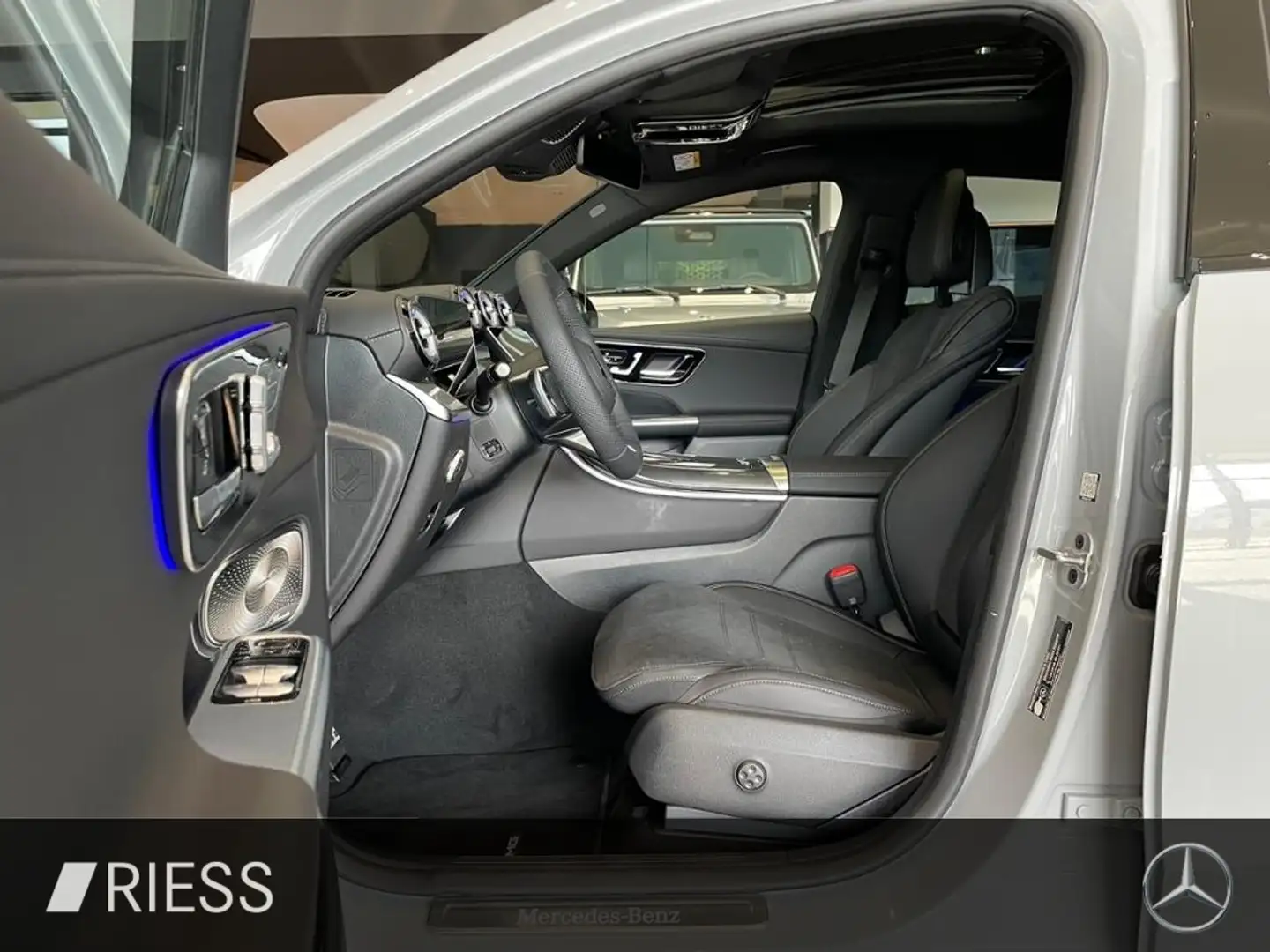 Mercedes-Benz GLC 200 Coupé AMG+PANO+AHK+DISTR+KEYL+DIGI LIGHT Grau - 2
