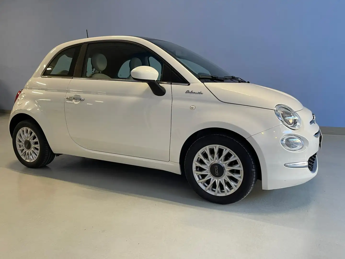 Fiat 500 500 1.0 hybrid Dolcevita 70cv Weiß - 1