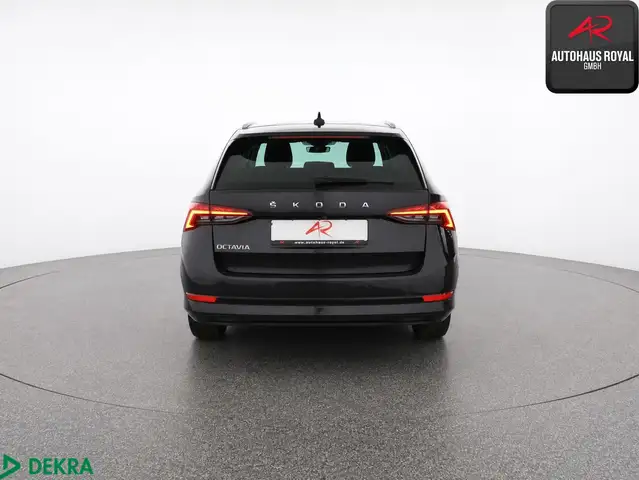 Skoda Octavia view 4