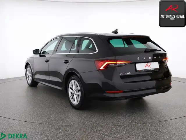 Skoda Octavia view 3