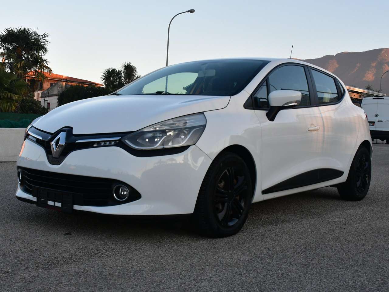 Renault Clio Clio IV Paris 5p 1.2 Live 75cv