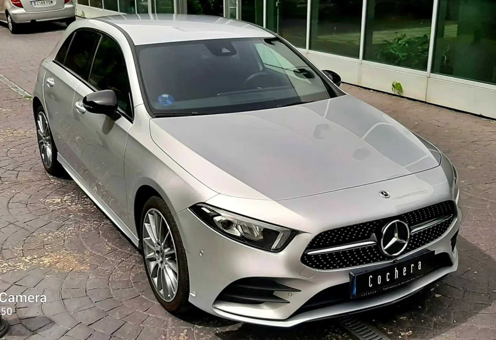 Mercedes-Benz A 250 250e 8G-DCT Stříbrná - 1