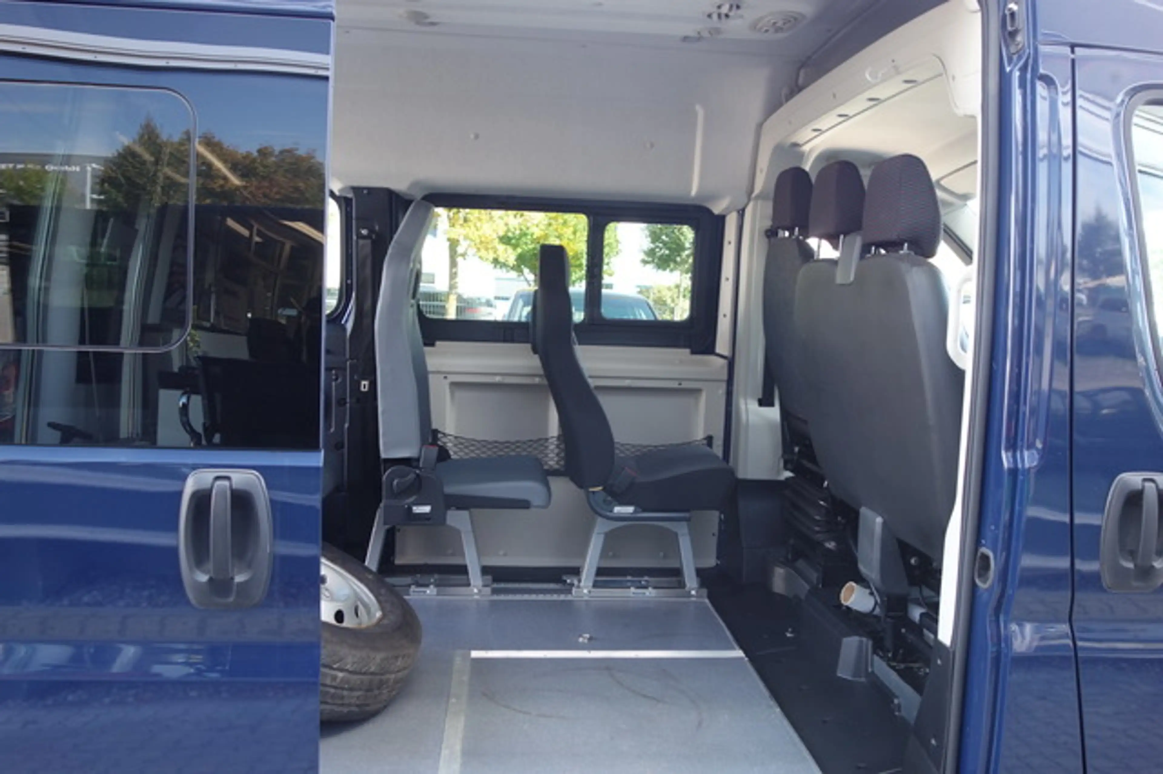 Peugeot Boxer 2,2 HDI L2H2 Kombi STDHZG/KLIMATR/KAM — photo 10
