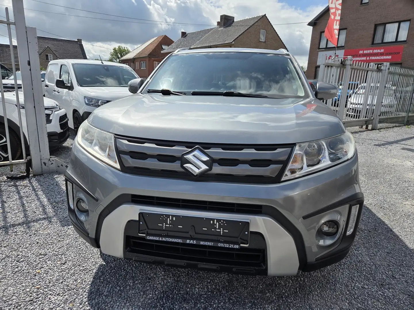 Suzuki Vitara Vitara 1.6☆1jOMNIUMGARANTIE☆NAV☆CAM☆CRUISE☆CARPLAY Gris - 2