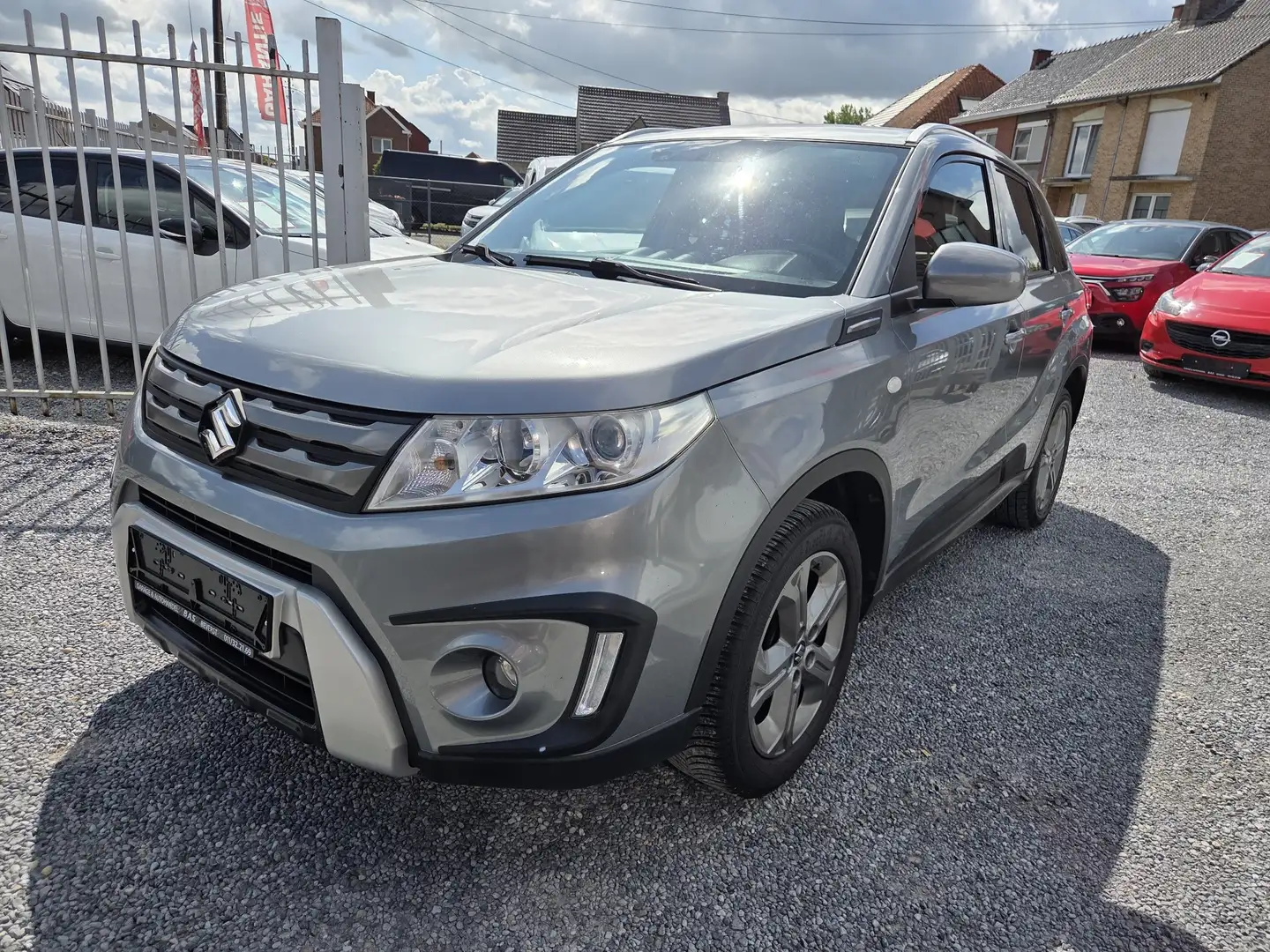 Suzuki Vitara Vitara 1.6☆1jOMNIUMGARANTIE☆NAV☆CAM☆CRUISE☆CARPLAY Gris - 1