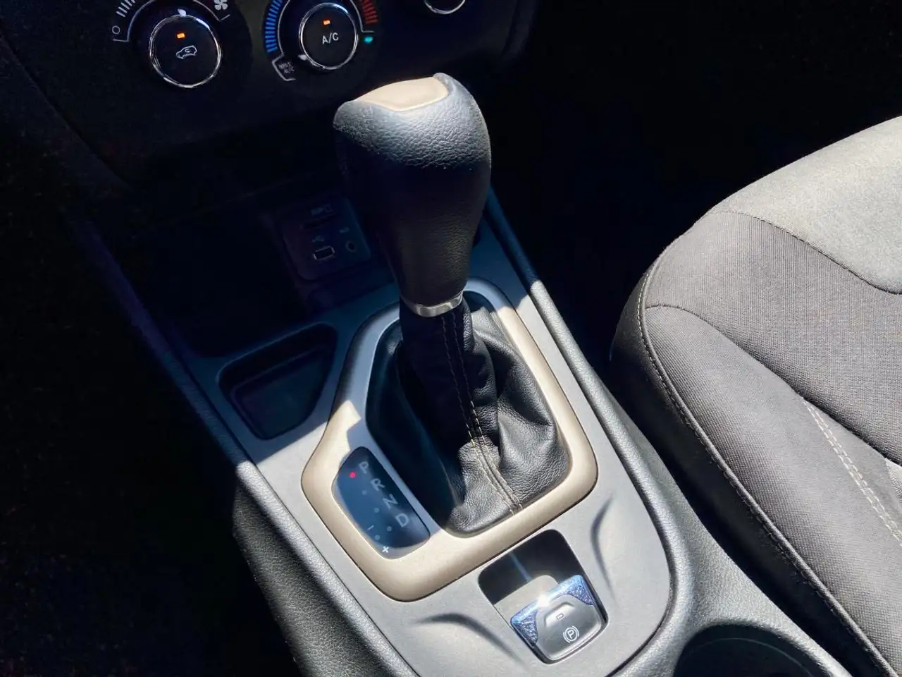 Jeep Cherokee снимка Jeep Cherokee