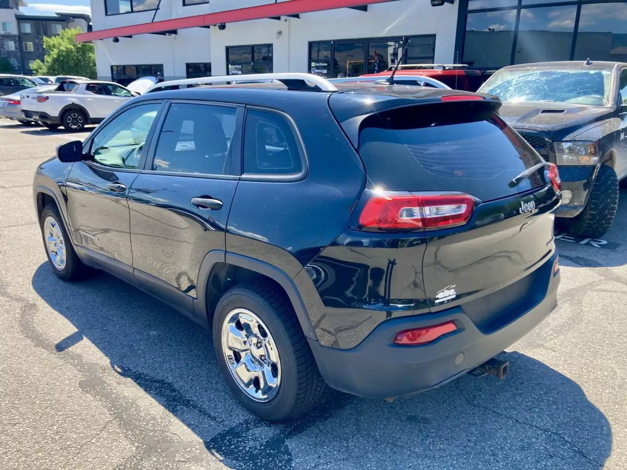Jeep Cherokee снимка Jeep Cherokee