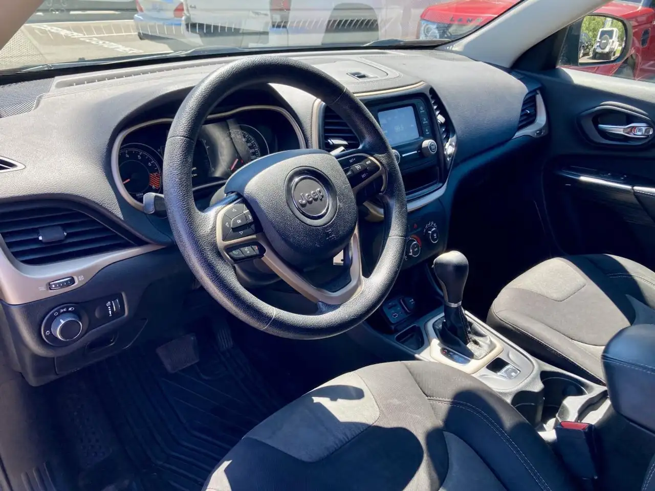 Jeep Cherokee снимка Jeep Cherokee