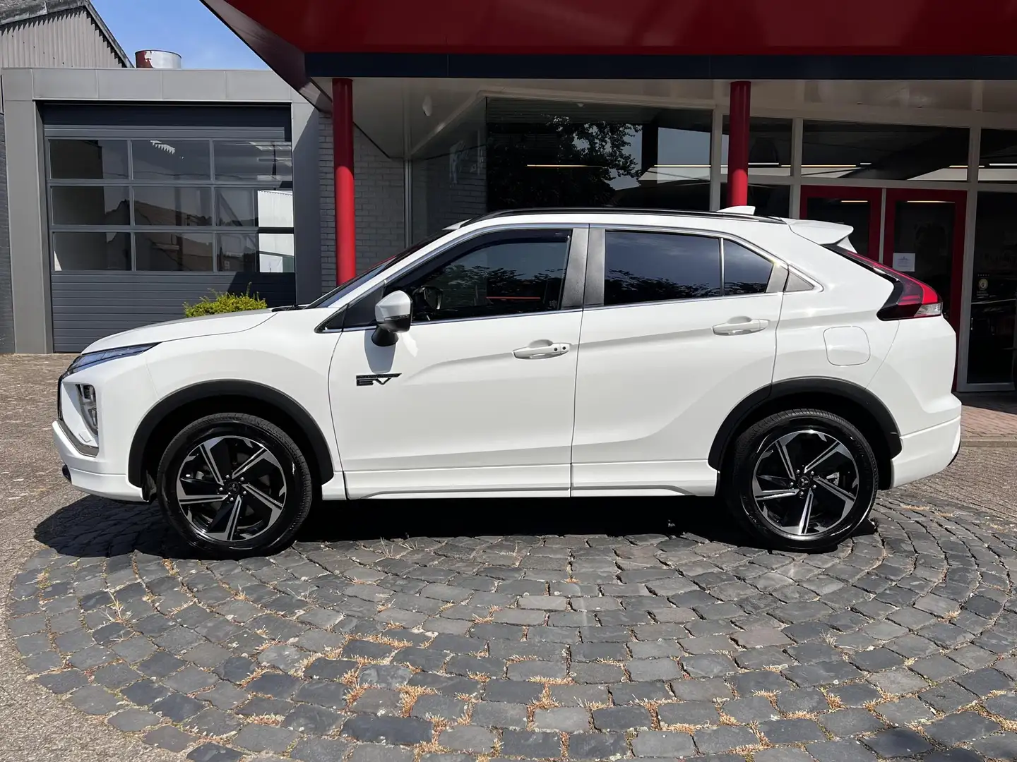 Mitsubishi Eclipse Cross 2.4 PHEV Executive | Adap.Cruise | 360Camera | Nav Wit - 2